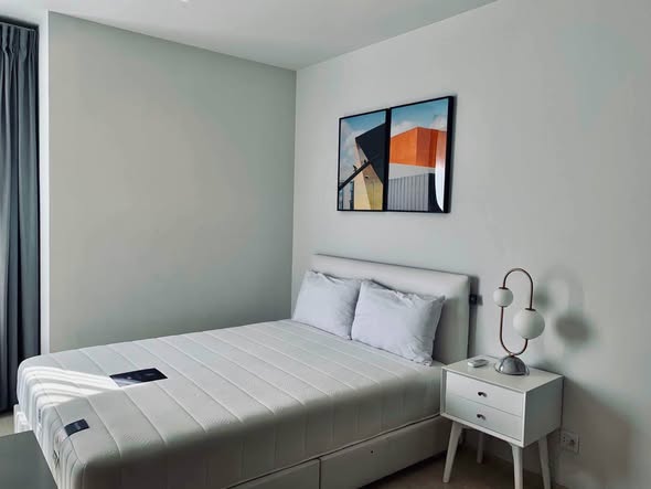 bedroom of Life One Wireless