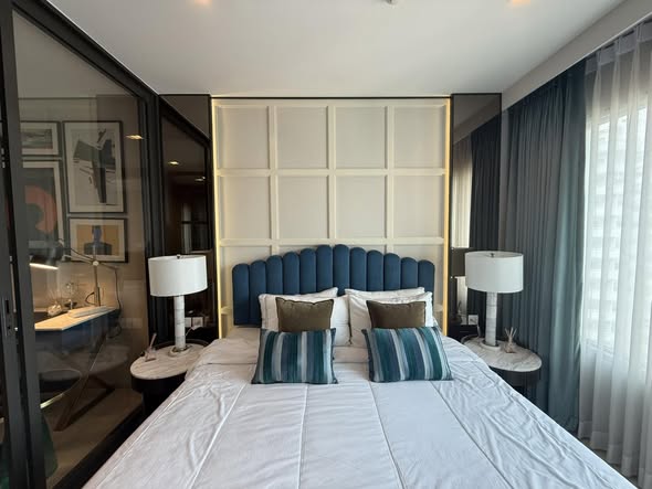 bedroom of Life One Wireless