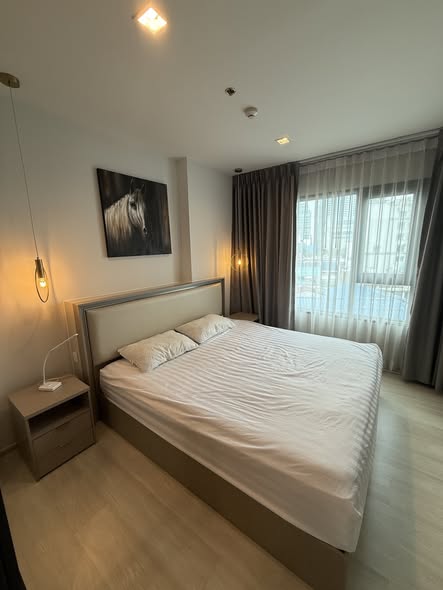 bedroom of Life One Wireless