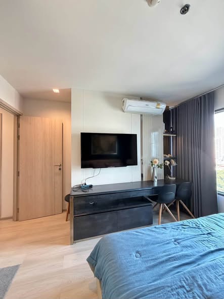 bedroom of Life One Wireless