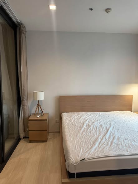 bedroom of Life One Wireless