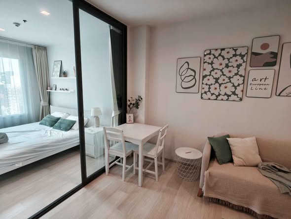 bedroom of Life One Wireless
