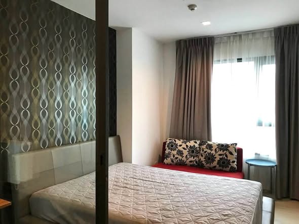 bedroom of Life One Wireless