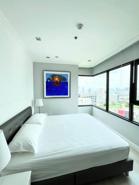 bedroom of Life One Wireless