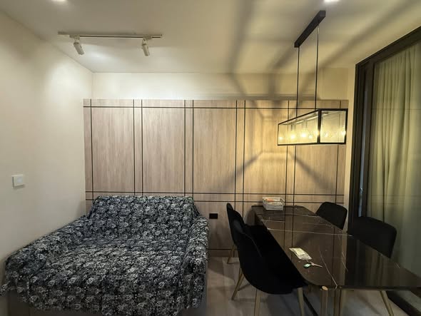 bedroom of Life One Wireless