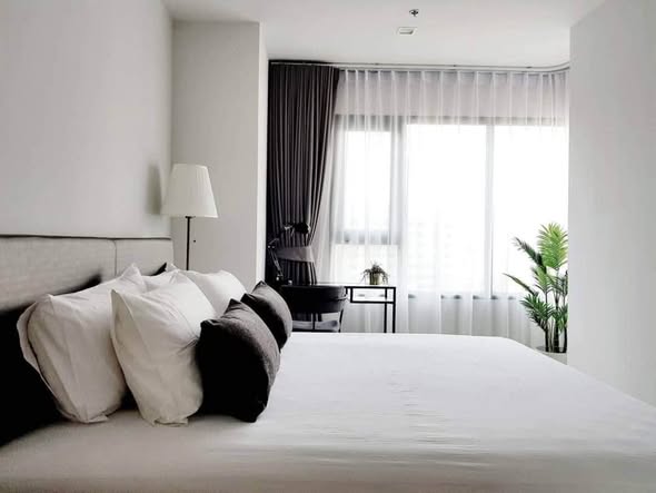 bedroom of Life One Wireless