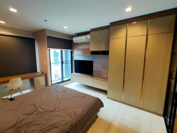 bedroom and room interior of Life One Wireless