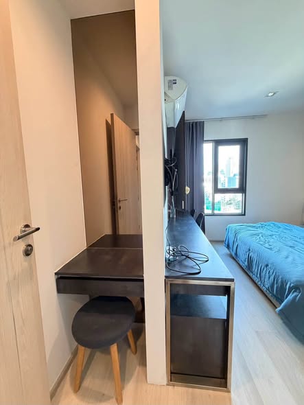 bedroom and room interior of Life One Wireless