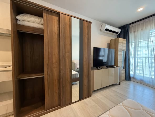 bedroom and room interior of Life One Wireless