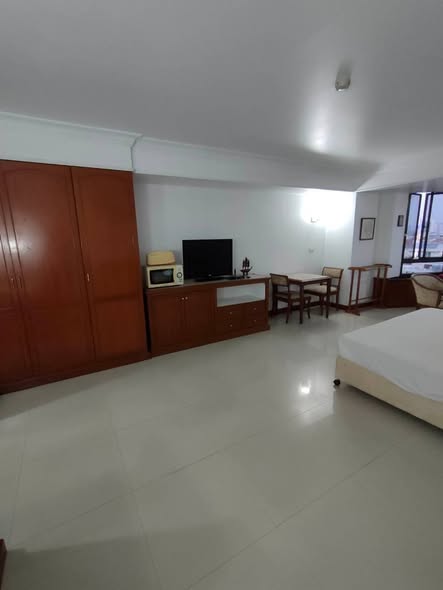 bedroom of Life Rama 4 – Asoke