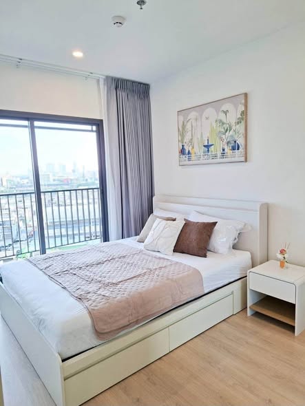 bedroom of Life Rama 4 – Asoke