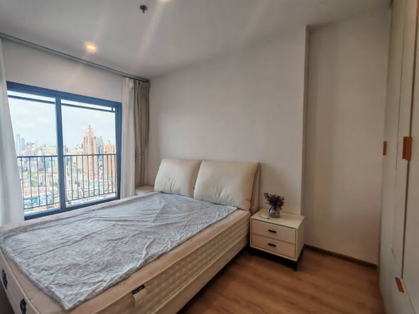 bedroom of Life Rama 4 – Asoke