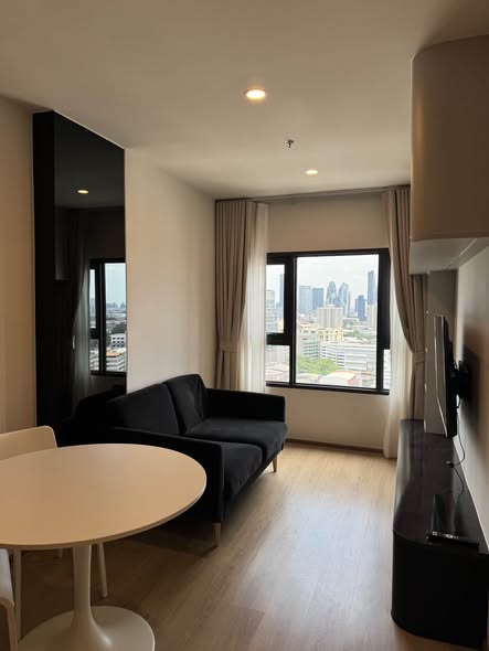 bedroom of Life Rama 4 – Asoke