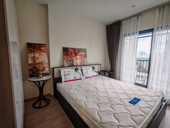 bedroom of Life Rama 4 – Asoke