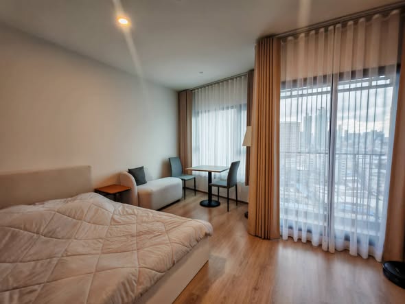 bedroom of Life Rama 4 – Asoke