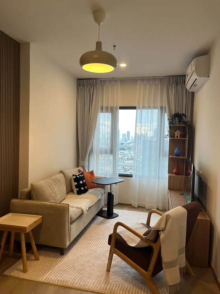 bedroom and living room of Life Rama 4 – Asoke
