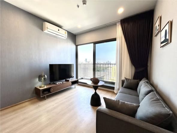 bedroom and living room of Life Rama 4 – Asoke