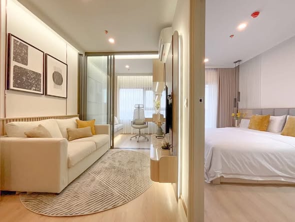bedroom and living room of Life Rama 4 – Asoke