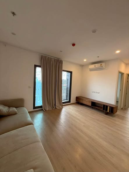 bedroom and living room and room interior of Life Rama 4 – Asoke