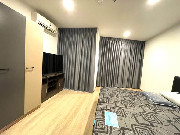 bedroom and room interior of Life Rama 4 – Asoke