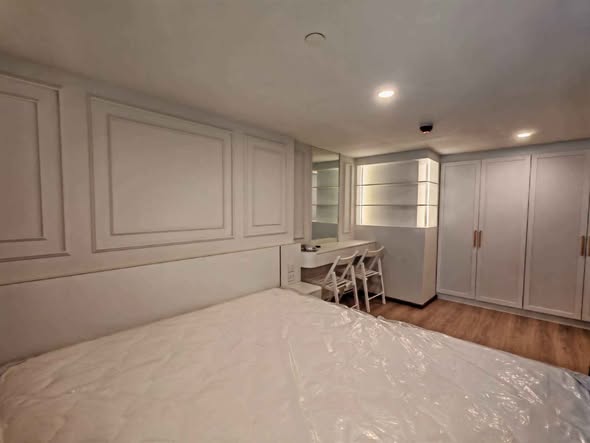 bedroom and room interior of Life Rama 4 – Asoke
