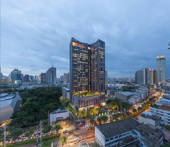 Life Rama 4 – Asoke