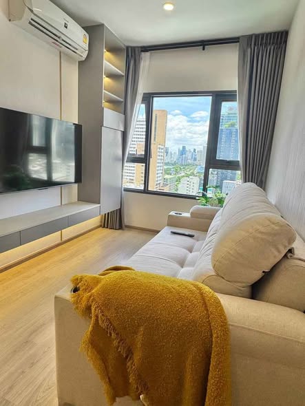 living room and bedroom of Life Rama 4 – Asoke