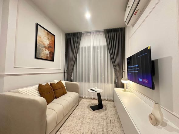 living room and bedroom of Life Rama 4 – Asoke