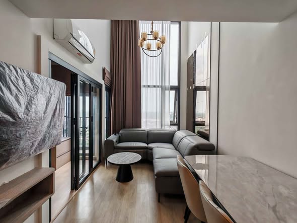 living room and bedroom of Life Rama 4 – Asoke