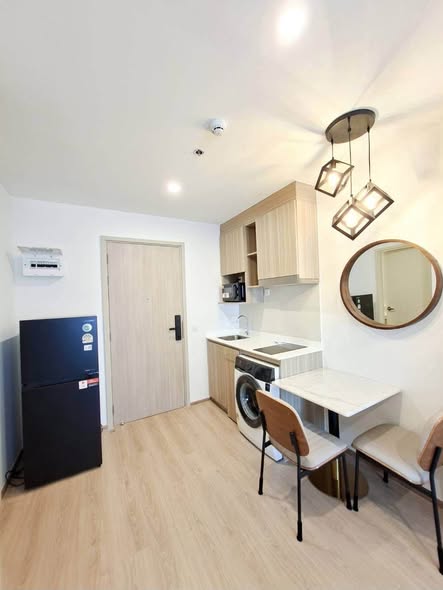 room interior of Life Rama 4 – Asoke