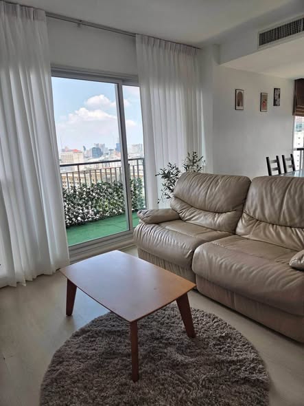 bedroom and living room of Life Ratchadapisek