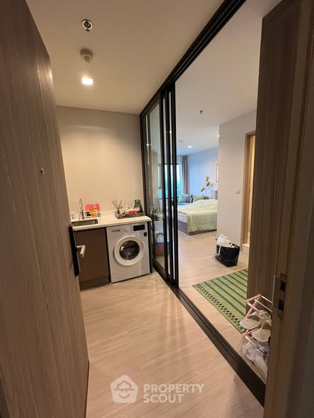 room interior of Life Sathorn Sierra ไลฟ์ สาทร เซียร์รา