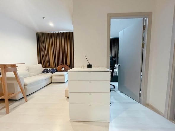 bedroom and room interior of Life Sukhumvit 48