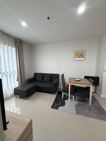 living room and bedroom of Life Sukhumvit 48