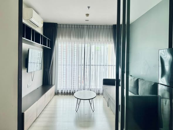 living room and room interior of Life Sukhumvit 48