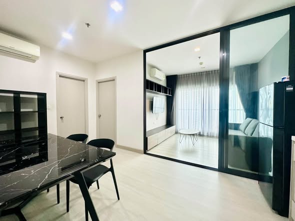 room interior of Life Sukhumvit 48
