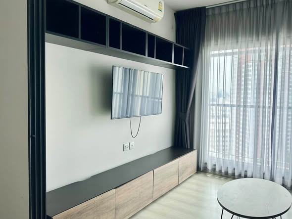 room interior of Life Sukhumvit 48