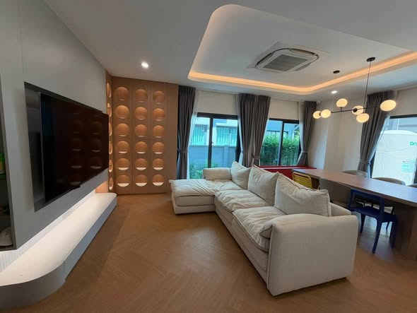 living room of บ้านกลางเมือง ดิ อิดิชั่น บางนา