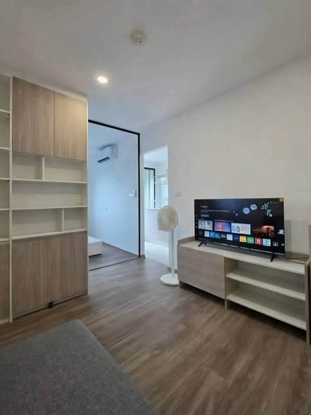 living room and bedroom of เสนาคิทท์ สำโรง อินเตอร์เชนจ์ (สำนักงานขาย)
