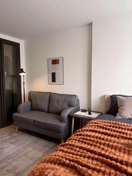 living room and bedroom of เดอะมูฟ ประดิพัทธ์
