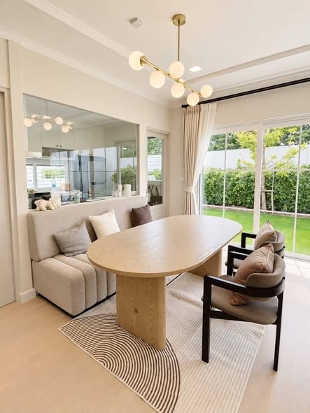living room and room interior of บ้านเดี่ยวแต่งสวยพร้อมอยู่ทำเลทอง