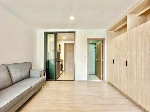 living room and room interior of เดอะมูฟ ประดิพัทธ์