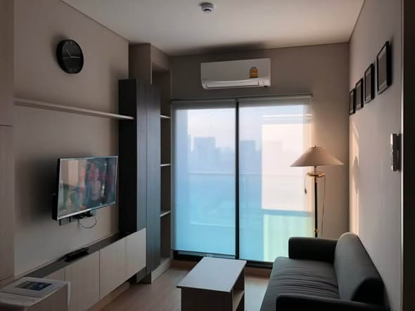 living room and bedroom and room interior of LPN Suite Dindaeng – Rachaprarop