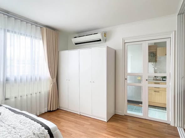 bedroom and room interior of Lumphini Place Narathiwat 24