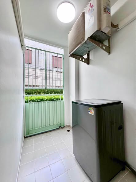 bathroom of Lumpini Condo Town Bodindecha-Ramkhamhaeng