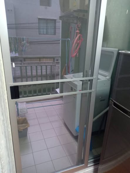 room interior and bathroom of Lumpini Condo Town Bodindecha-Ramkhamhaeng