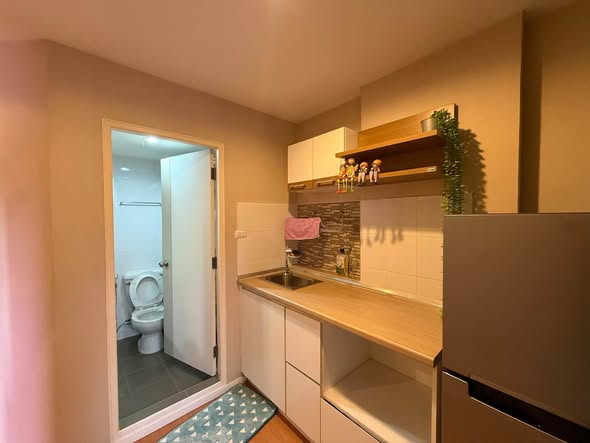 bathroom of Lumpini Condo Town Ram Inthra-Lat Pla Khao 2