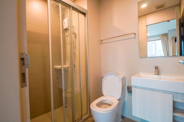 bathroom of Lumpini Park Phahon32