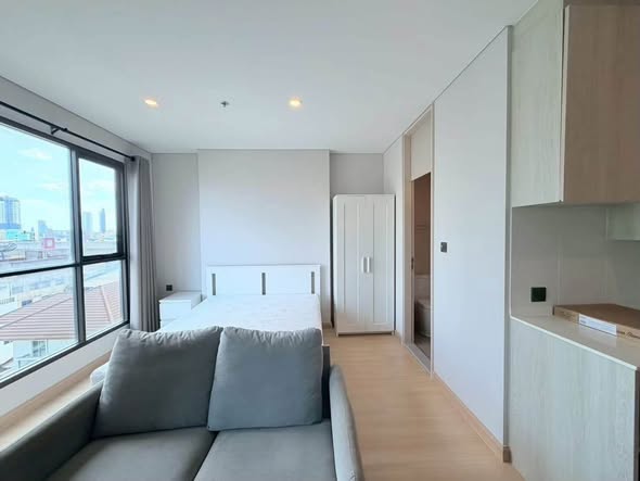bedroom and room interior of Lumpini Park Phahon32