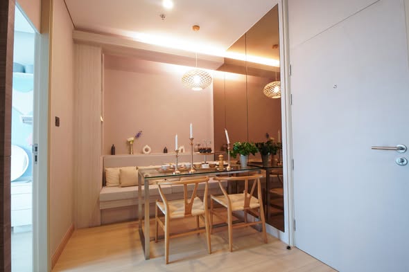 bedroom and room interior and bathroom of Lumpini Park Phahon32